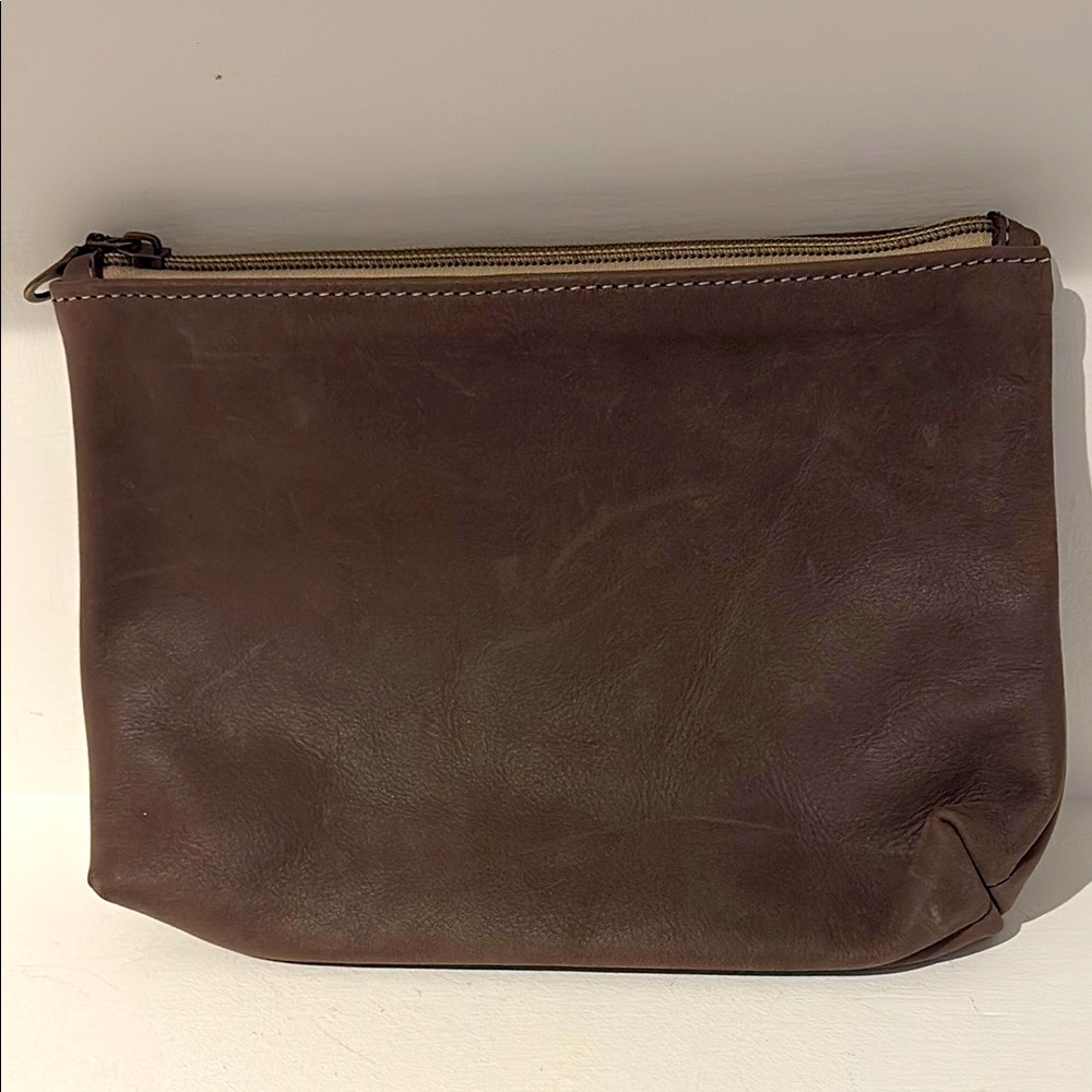 Taupe Leather Men's Toiletry Bag.